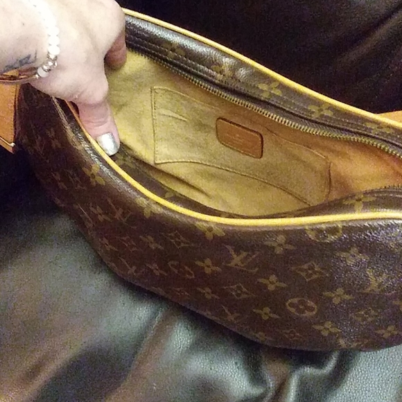 Louis vuitton purse - Picture 2 of 6